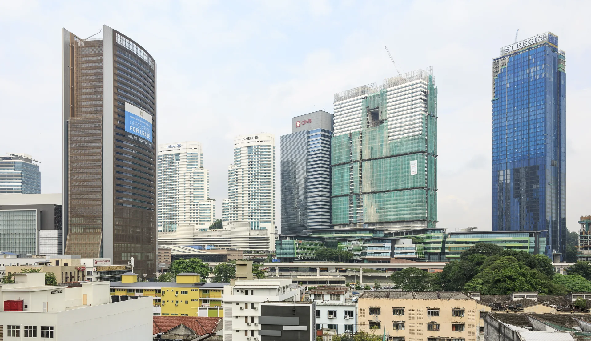 Vista do entorno de Kuala Lumpur Sentral, um dos principais nós de transporte da capital.