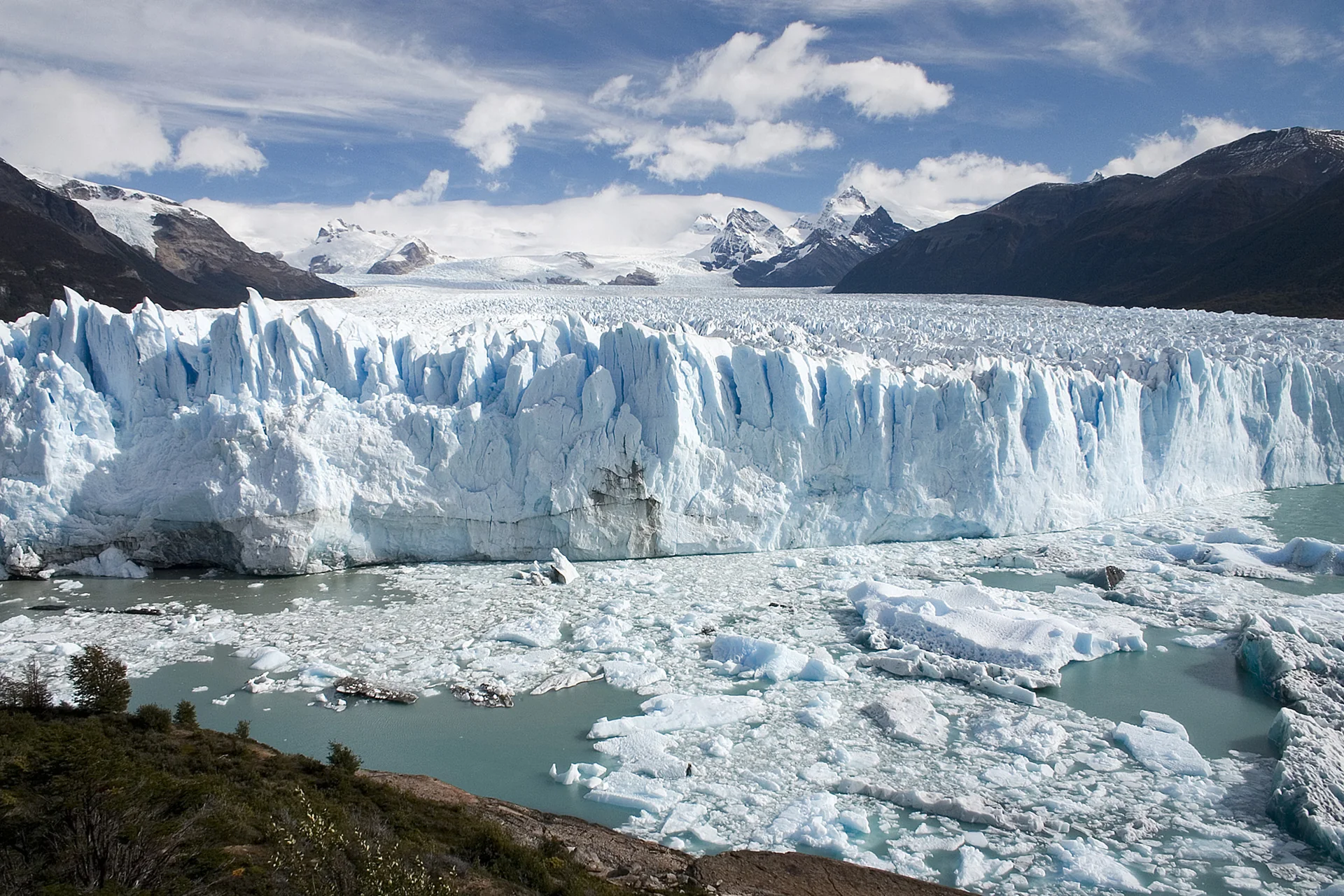 Frente do Glaciar Perito Moreno no Parque Nacional Los Glaciares, sul da Argentina