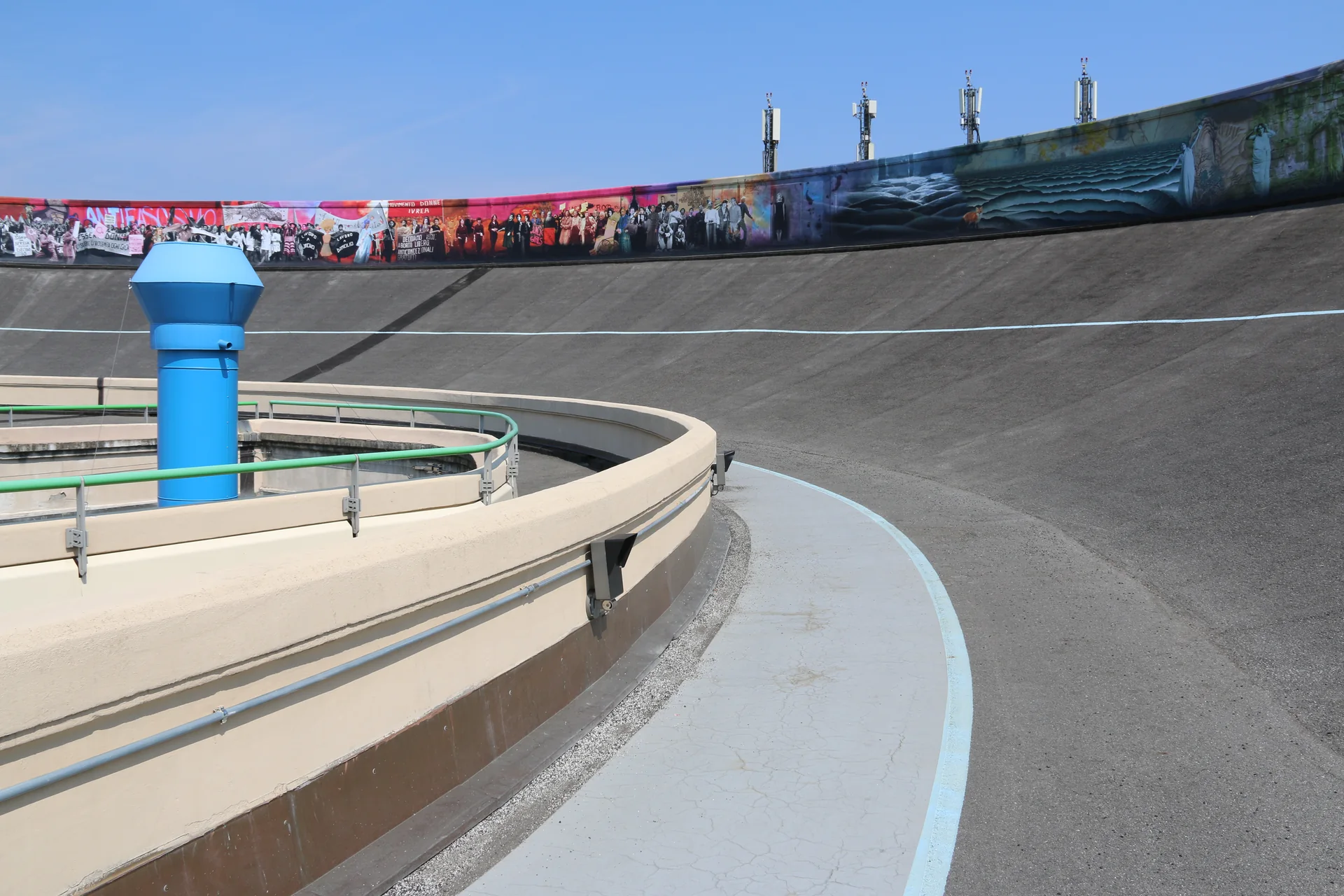 Rampa circular e curva da antiga pista de testes da FIAT no Lingotto, em Turim