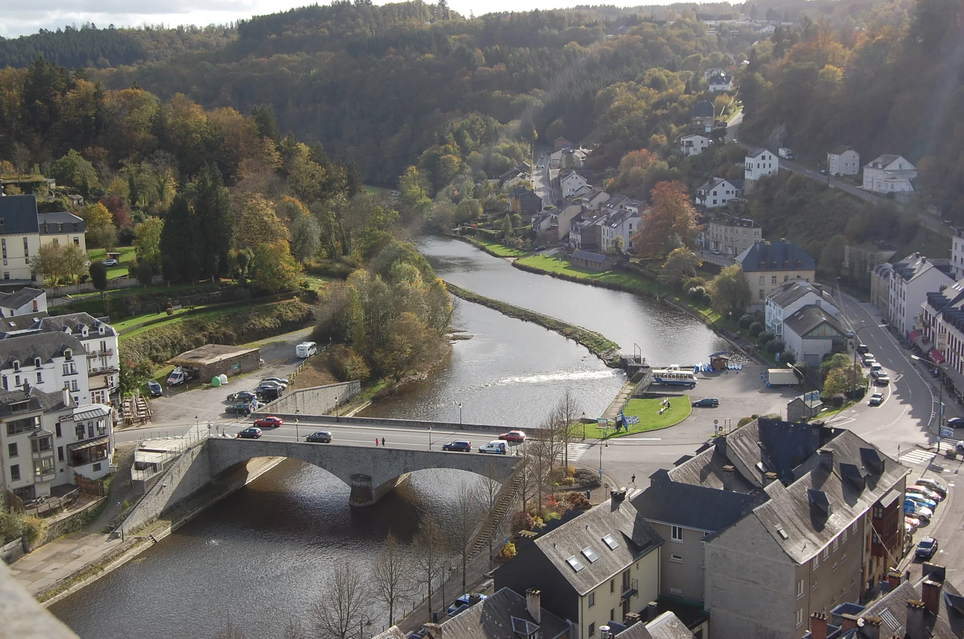 Bouillon, o rio Semois e a Porte de France vistos do alto do castelo